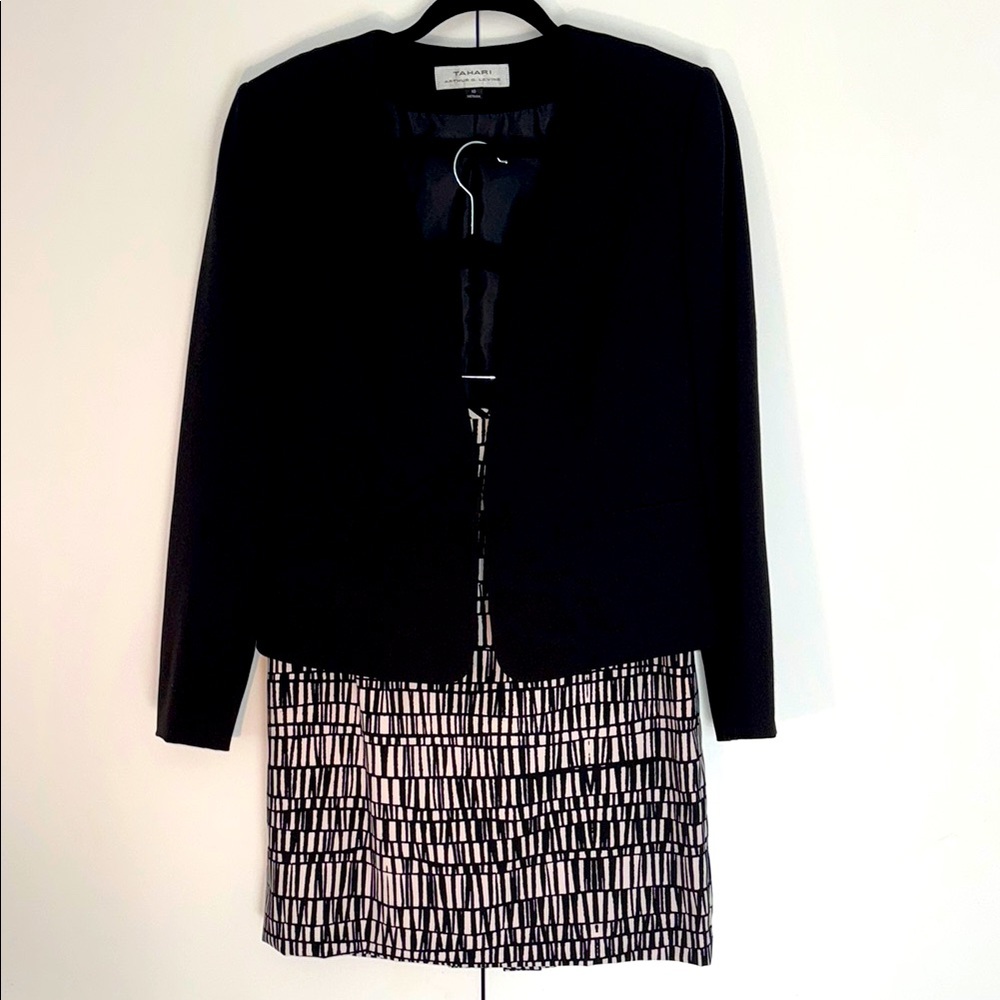 Tahari Arthur S Levine Women's Blazer and skirt suit